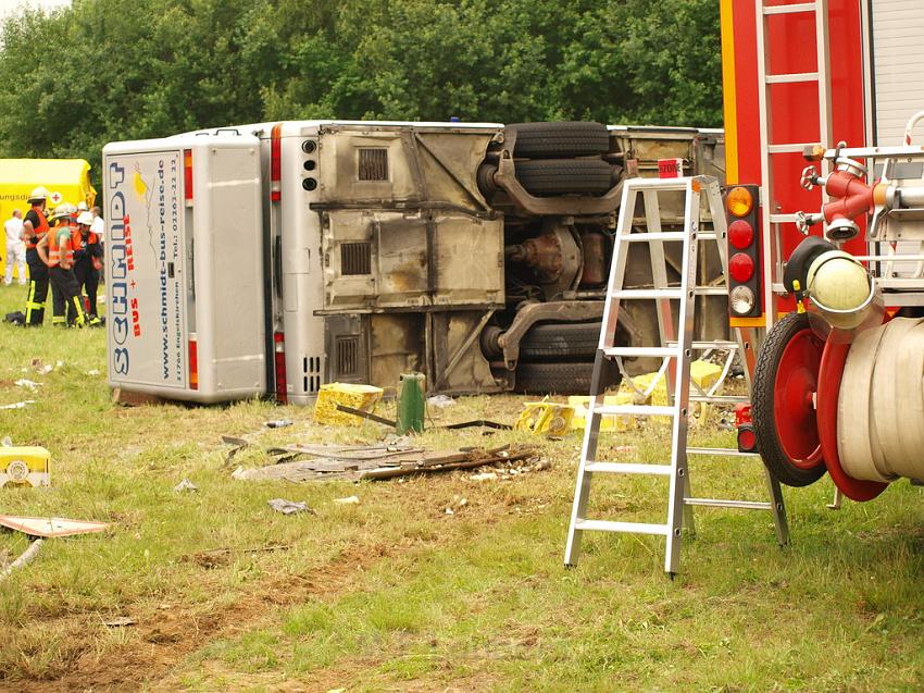 Schwerer Unfall mit Reisebus Lohmar Donrather Dreieck P187.JPG